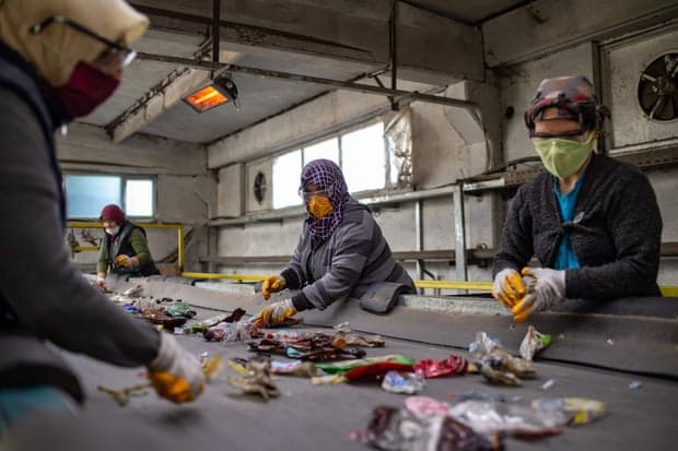 Daha fakir ülkelere atılan plastik atıklarla mücadele için 1 ocak kararları! 2